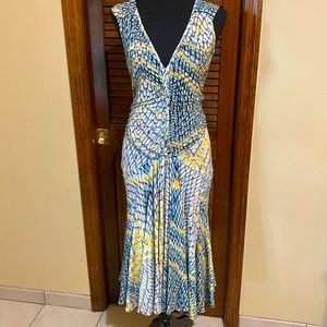 Absolutely sexy mermaid style knee length dress